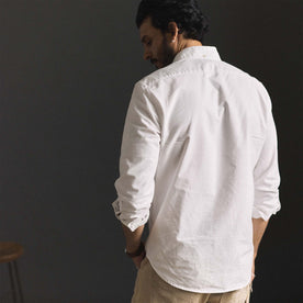 fit model showing the back of The Jack in White Everyday Oxford